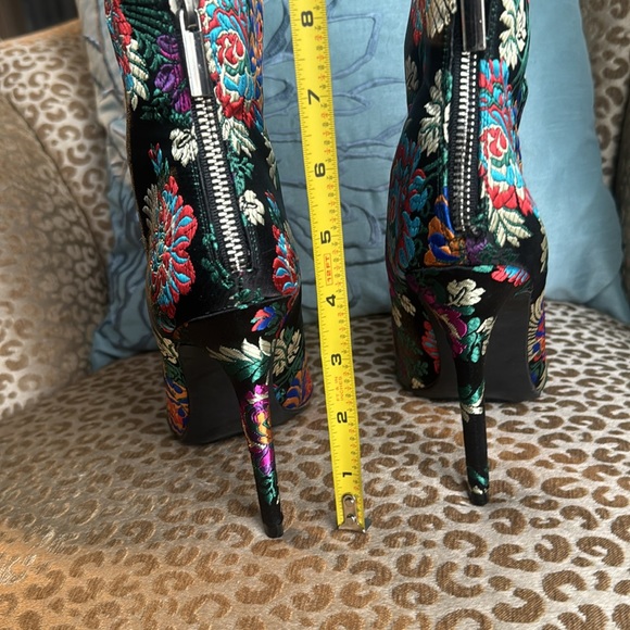 NEW Just Fab Madelina heeled pointed toe bootie with multicolored brocade fabric - Picture 7 of 8